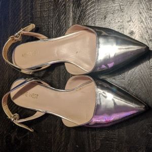 NINE WEST SILVER METALLIC SLINGBACK FLATS w/GOLD STUDDED HEAL | WOMENS Size 10